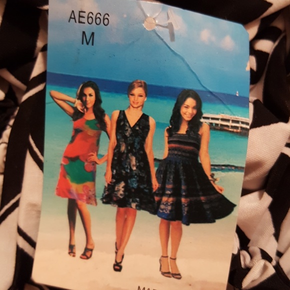 Sleeveless sun dress - Picture 7 of 8